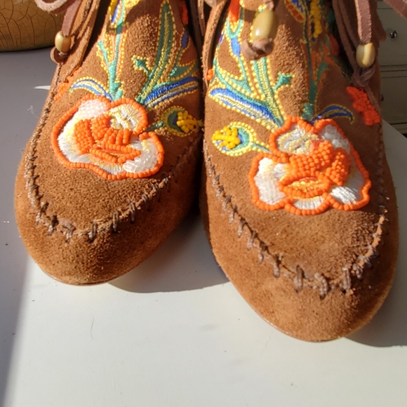 Tory Burch Huntington cognac suede leather embroidered fringe booties 9.5M - Picture 2 of 7